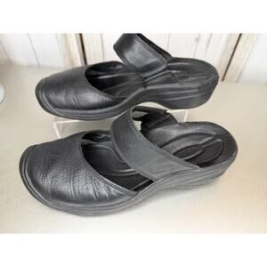 KEEN Footwear Black Slip on Clogs Leather Comfort Shoes Women's Size 8